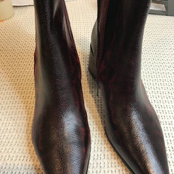 Franco Sarto Shoes - Franco SARTO BRYNN BORDEAUX LIZARD PRINT ANKLE BOOTS SIZE 7.5